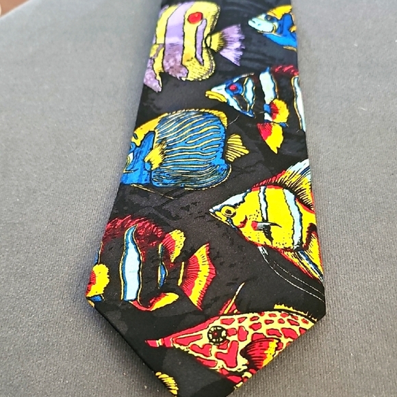 Colorful Fish Pattern Necktie By Surrey. 100% Polyester. - Picture 1 of 5
